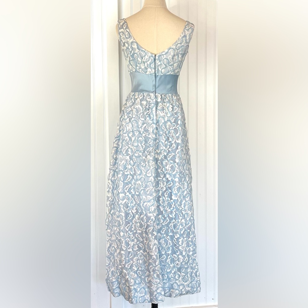 Vintage Blue and White Lace Gown with Satin Bow Small Unusual Pattern Applique - Picture 2 of 15